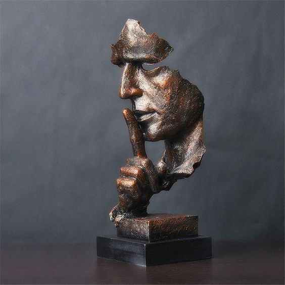 Abstract Face Sculpture with Gold Accents – Elegant Wall Decor for Home