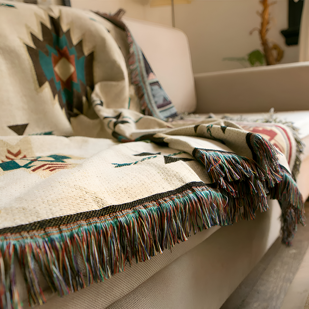 Stylish Bohemian Blanket Throw – Geometric & Tassel Accents