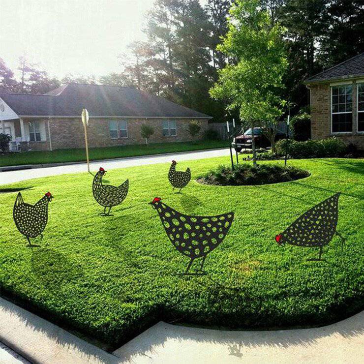 Metal Chicken Family Garden Decoration – Whimsical Charm for Your Yard