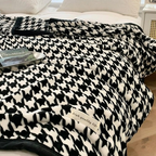 Plaid Flannel Blanket – Soft & Cozy Checked Throw