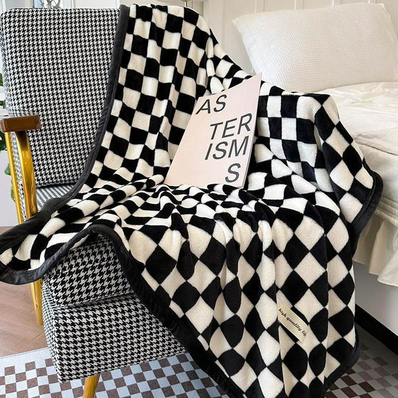 Plaid Flannel Blanket – Soft & Cozy Checked Throw