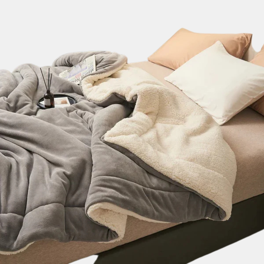 Luxurious Warm Fleece Blanket – Softness Meets Elegance