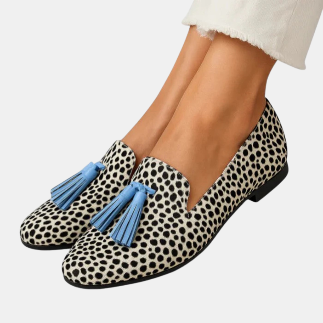 Refined Comfort Loafers  with Bold Tassels – Chic Ease for Everyday Wear