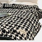 Plaid Flannel Blanket – Soft & Cozy Checked Throw