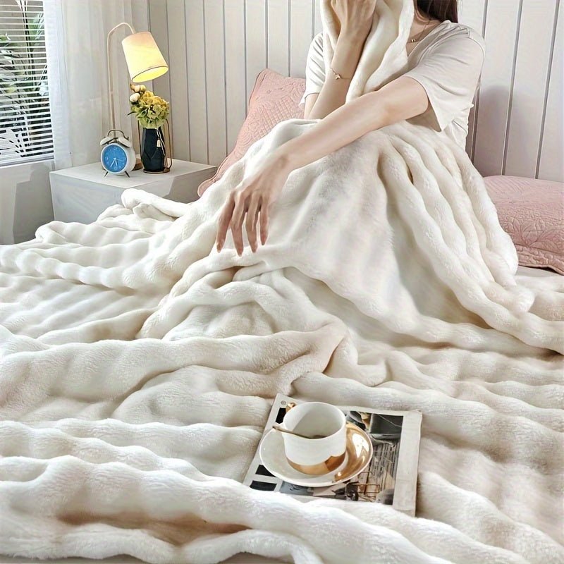 Cozy Coral Fleece Throw Blanket – Soft & Lightweight