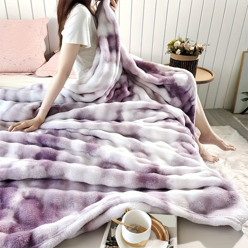 Cozy Coral Fleece Throw Blanket – Soft & Lightweight