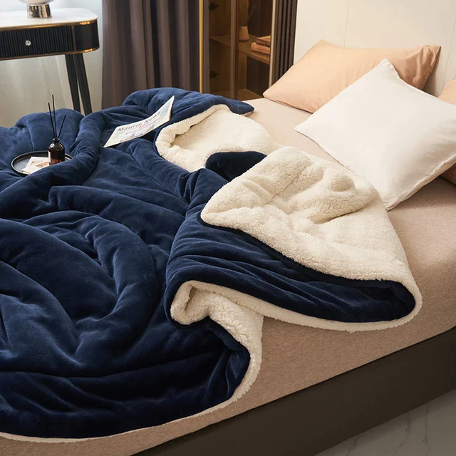 Luxurious Warm Fleece Blanket – Softness Meets Elegance