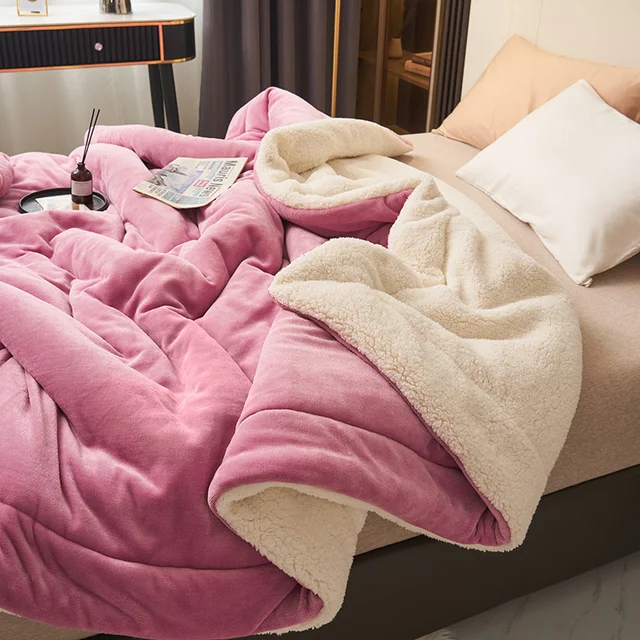 Luxurious Warm Fleece Blanket – Softness Meets Elegance