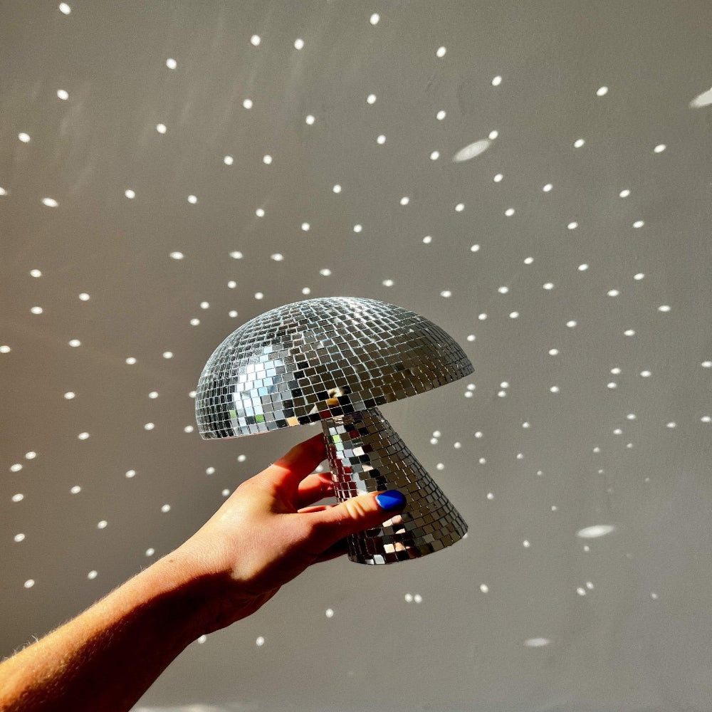 Disco Ball Mushroom Lamp – Retro Style with Sparkling Effect