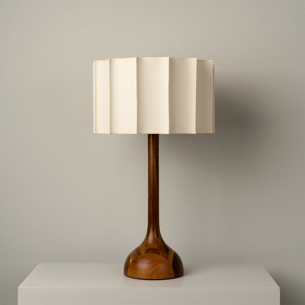 Elegant Table Lamp with Walnut Base – Modern Bedside Lighting for Home 4