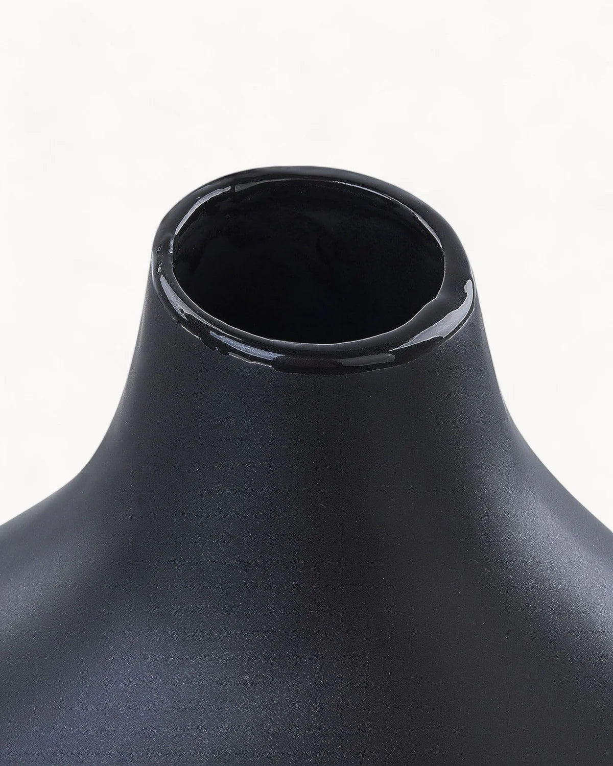 Black Porcelain Vase – 31 cm Modern Flower Vase