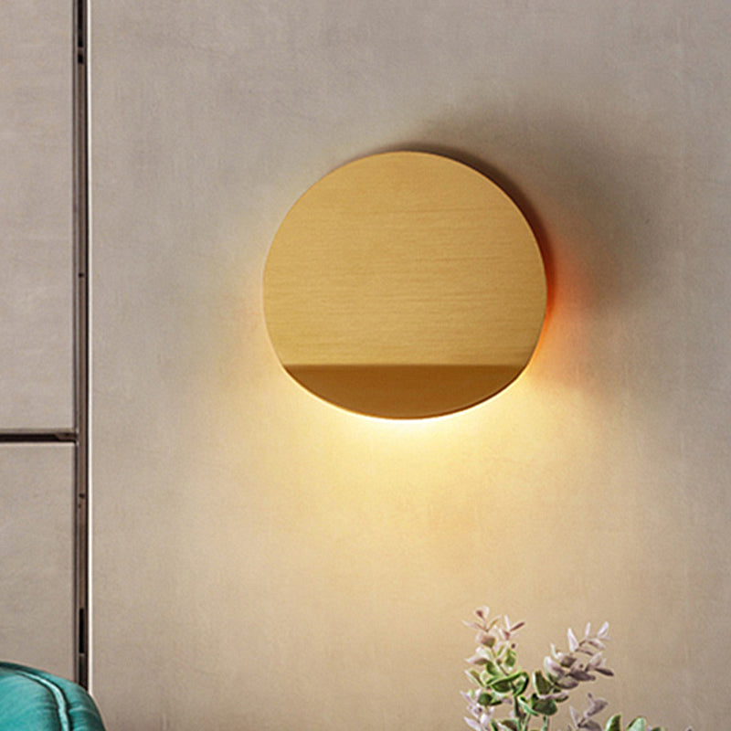 Modern Round Metal Wall Lamp – Sleek LED Indoor Lighting