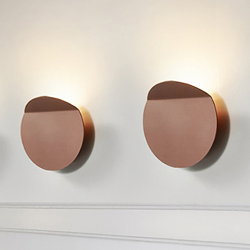 Modern Round Metal Wall Lamp – Sleek LED Indoor Lighting