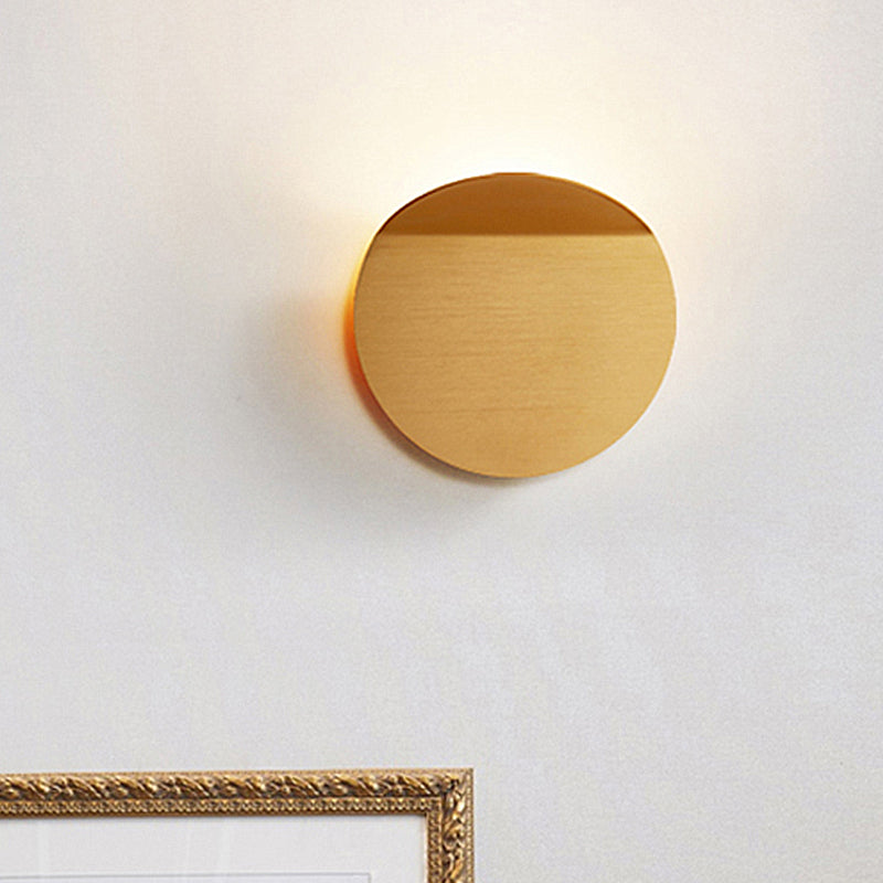Modern Round Metal Wall Lamp – Sleek LED Indoor Lighting