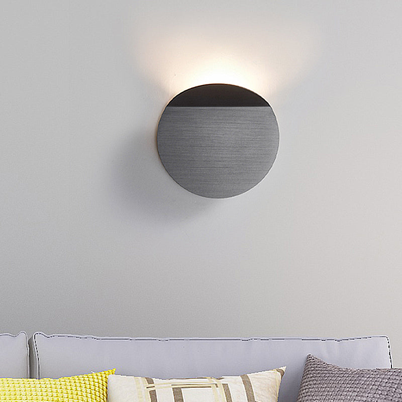 Modern Round Metal Wall Lamp – Sleek LED Indoor Lighting