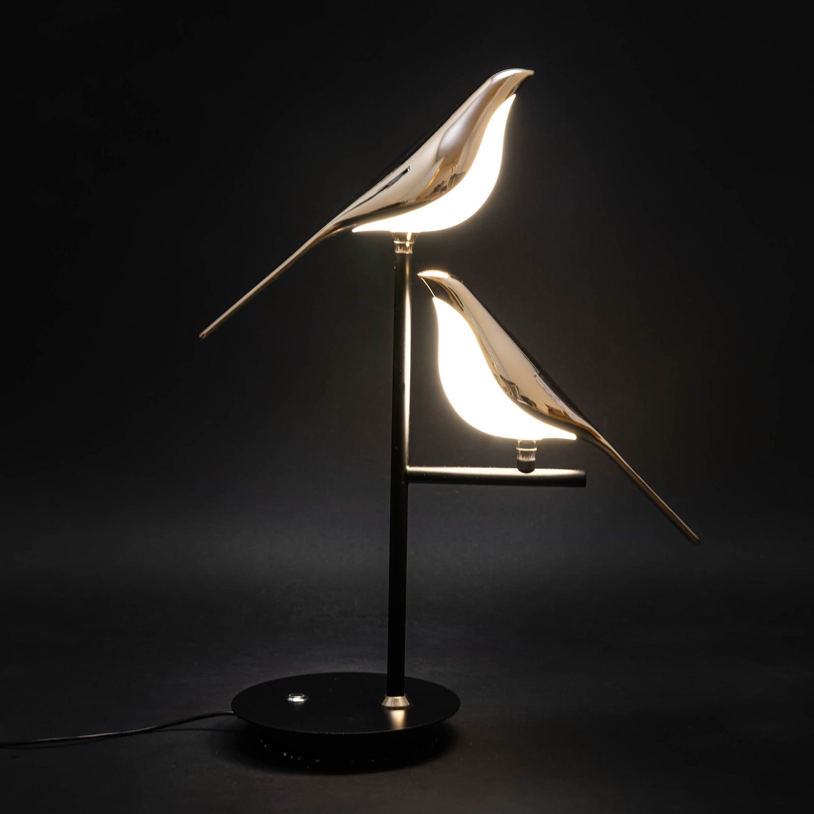 Stylish LED Table Lamp – Postmodern Elegance with a Golden Touch