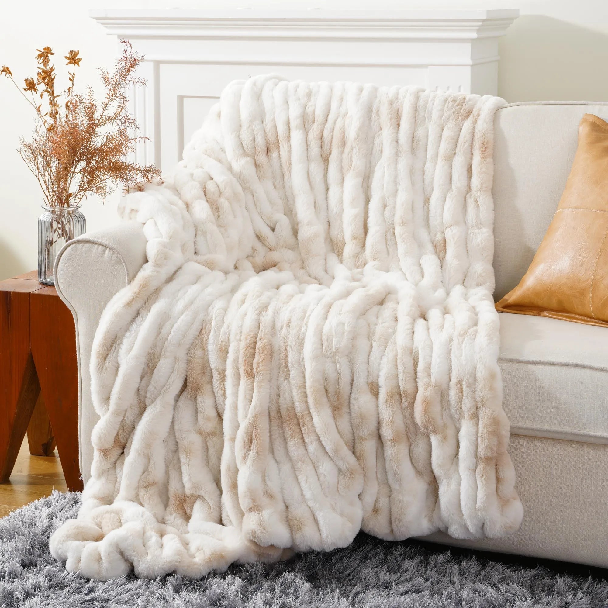 Soft Plush Throw Blanket – Luxurious Faux Rabbit Fur for Cozy Elegance