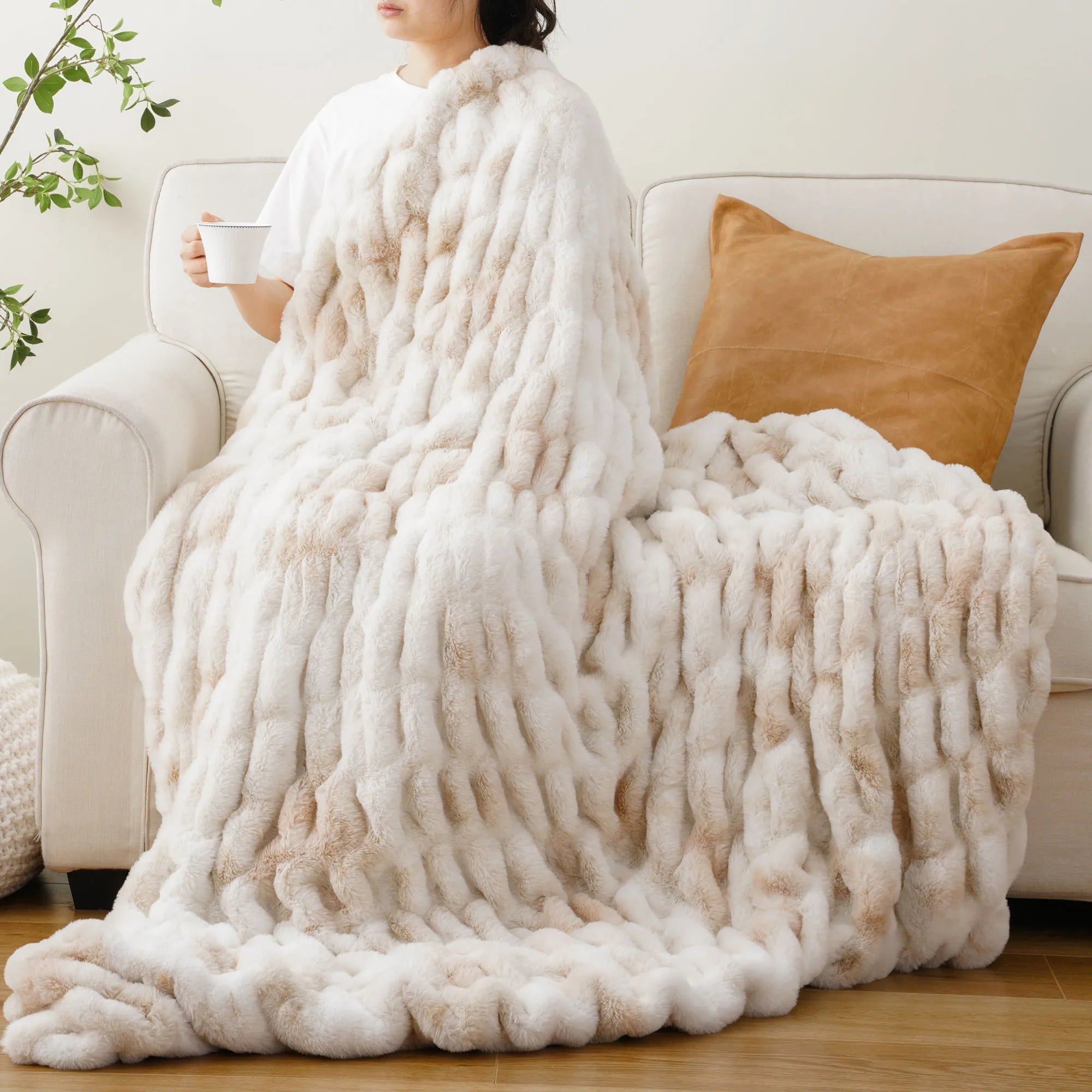 Soft Plush Throw Blanket – Luxurious Faux Rabbit Fur for Cozy Elegance
