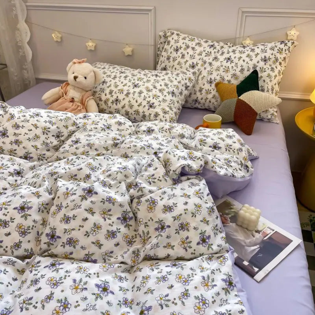 Soft Floral Bed Cover – Luxurious Bedding for Elegant Bedroom Decor 1