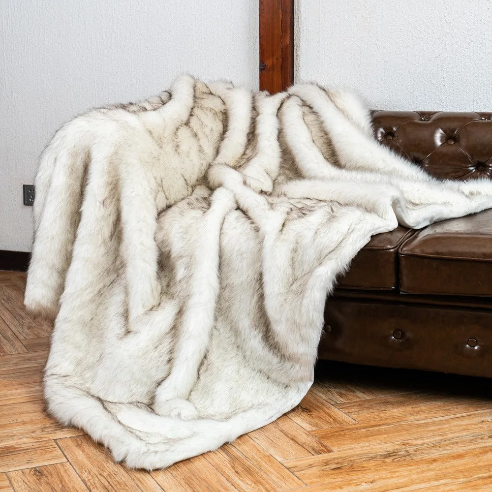 Luxury Faux Fur Blanket – Soft & Elegant