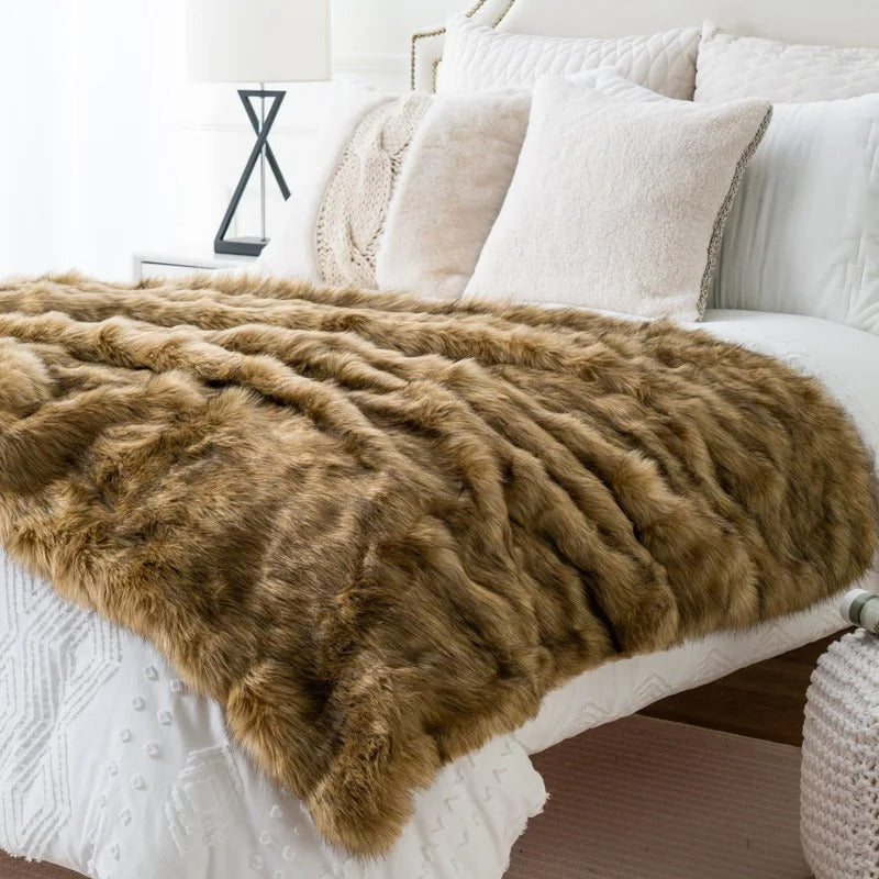 Luxury Faux Fur Blanket – Soft & Elegant