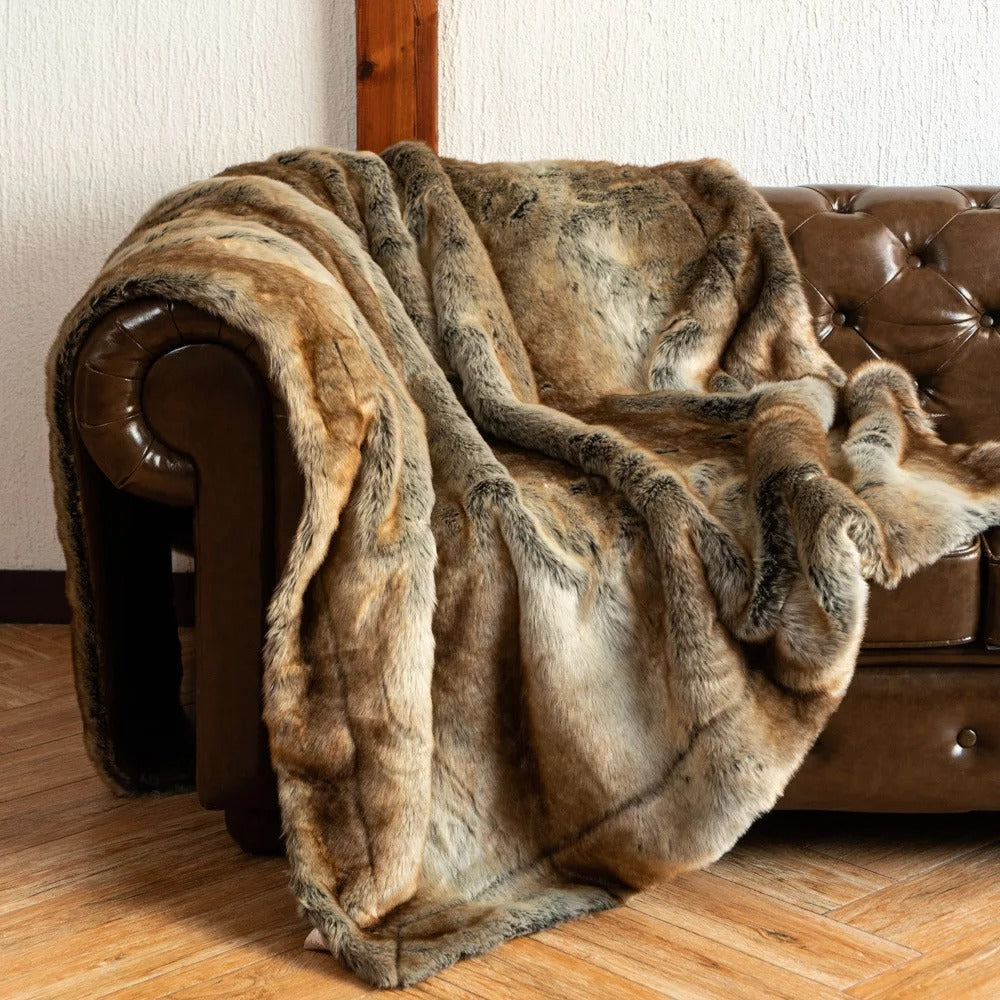 Luxury Faux Fur Blanket – Soft & Elegant