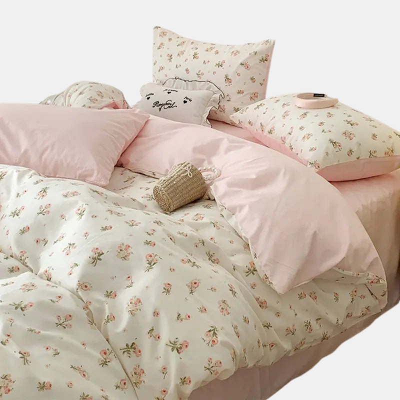 Soft Floral Bed Cover – Luxurious Bedding for Elegant Bedroom Decor
