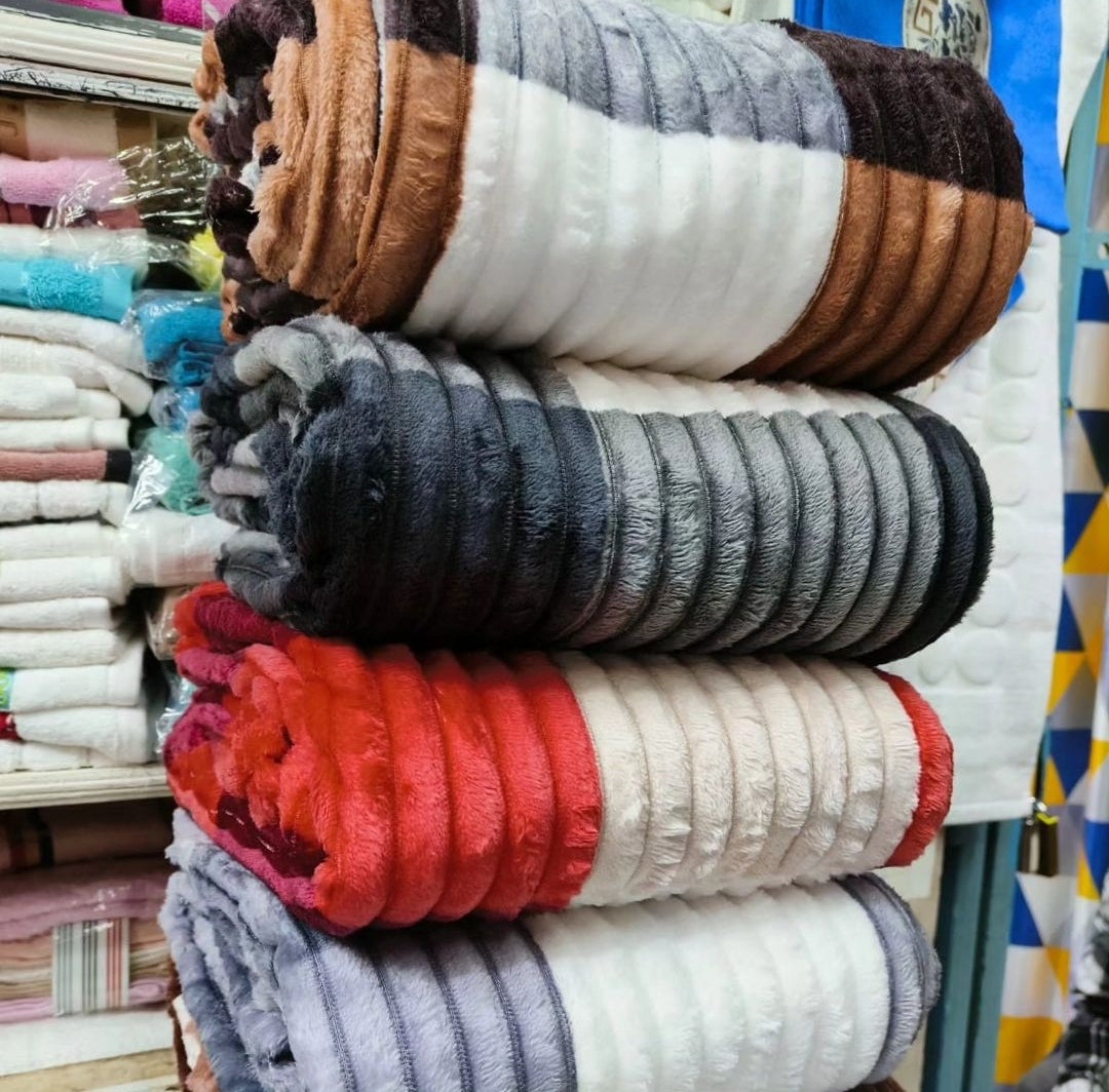Elegant Velvet Fleece Throw Blanket