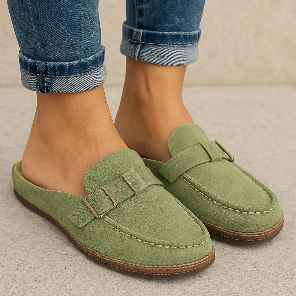 Women's Clogs with Adjustable Strap – Comfortable Closed-Toe Slip-Ons